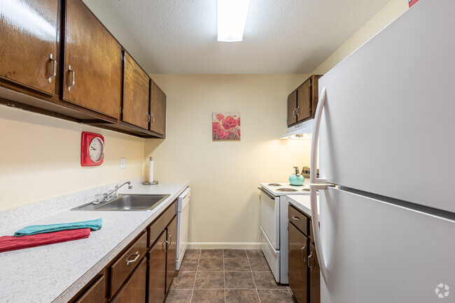 2BR, 1BA - Kitchen - The Oaks Apartments