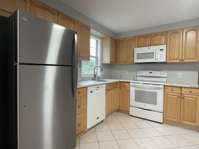 Building Photo - 68 Edenfield Ave