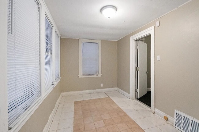 Building Photo - Charming 3-Bedroom Home | 1 Bath | In-Unit Laundry | Updated Kitchen – $2,000/month