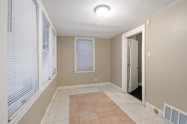 Foto del edificio - Charming 3-Bedroom Home | 1 Bath | In-Unit Laundry | Updated Kitchen – $2,000/month
