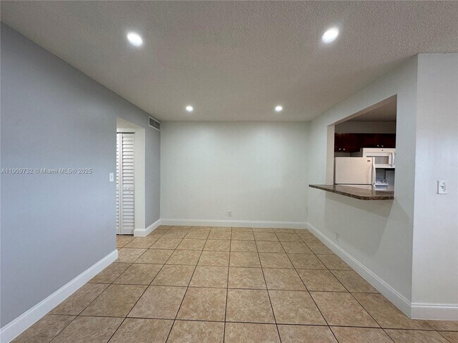 Foto del edificio - 5661 SW 36th Ct