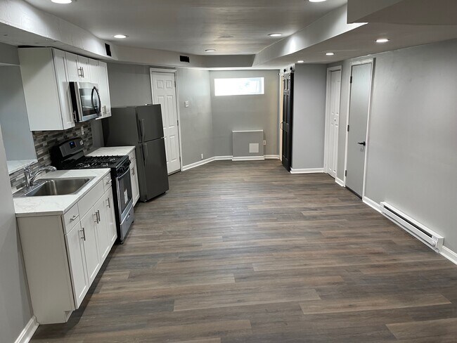 Foto del edificio - 5703 Wyndale Ave