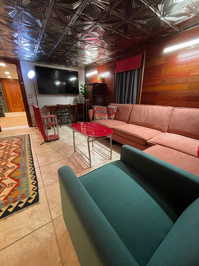 Foto del edificio - 4778 Rogers Rd