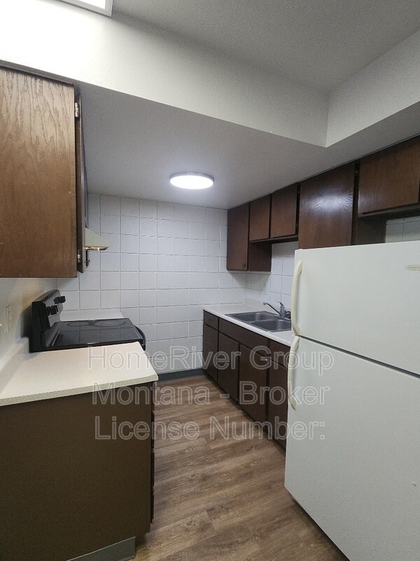 Foto del edificio - 707 SW Higgins Ave