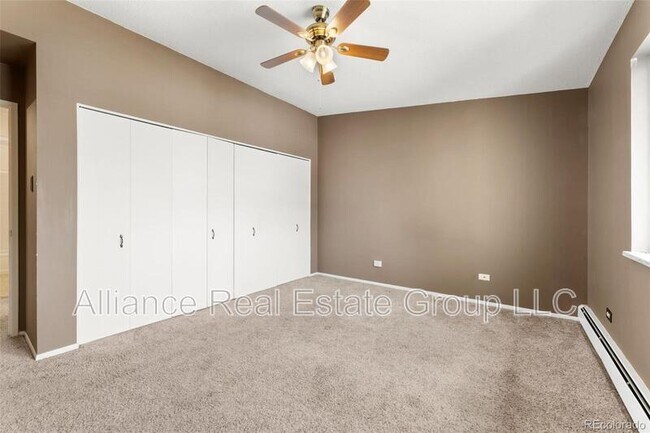 Building Photo - 605 S Alton Way