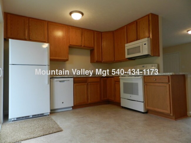 Foto del edificio - Move in ready!
