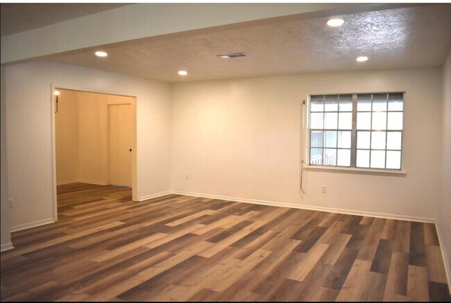 Foto del edificio - 2628 Dupont St