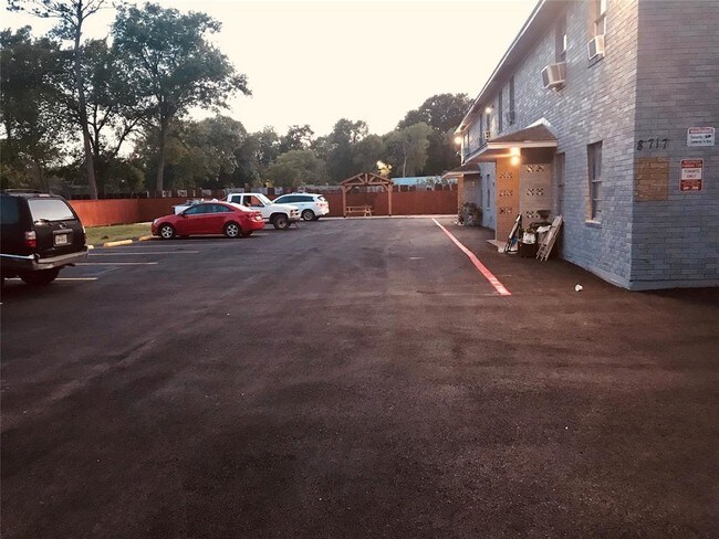 Foto del edificio - 8717 Spaulding St