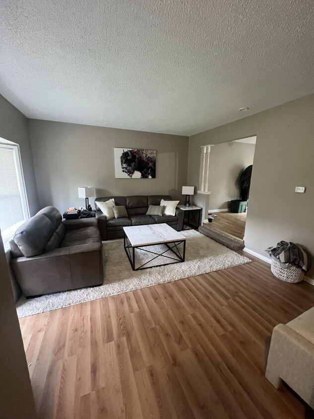 Foto principal - 103 E Pleasant View Dr