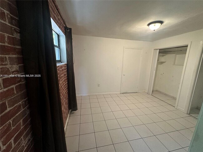 Building Photo - 510 NW 146th St