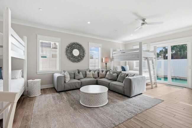 Foto del edificio - 14300 Front Beach Rd