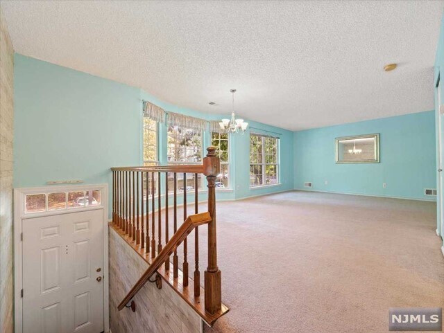 Building Photo - 240 Larch Ln