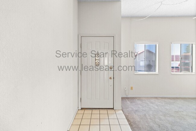 Foto del edificio - 1014 E Charleston Ave