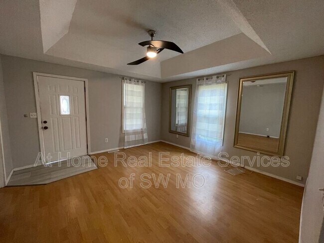 Foto del edificio - 618 W Harrison St
