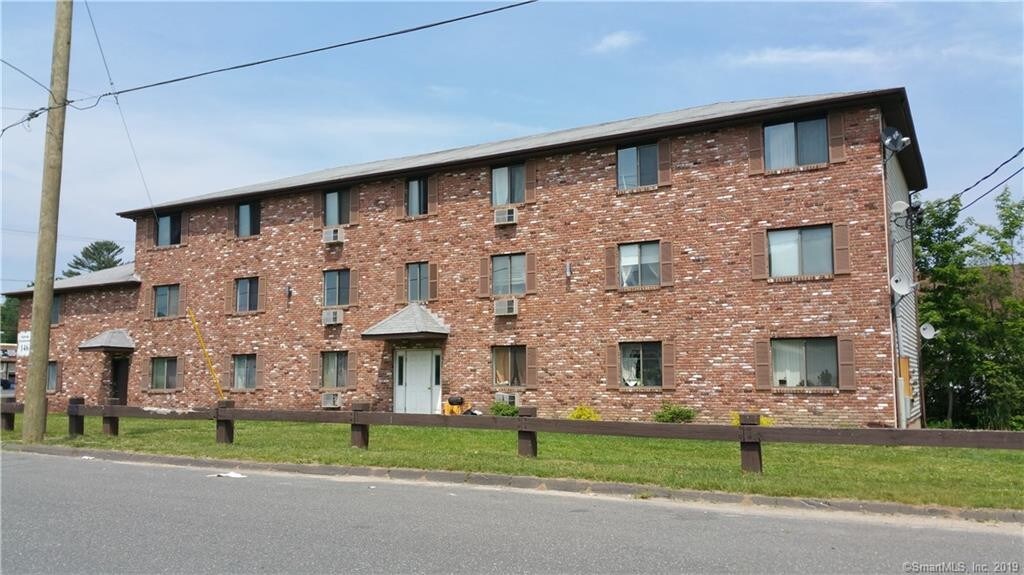 130 Woodglen Dr Unit 6, Waterbury, CT 06705 Condo for Rent in
