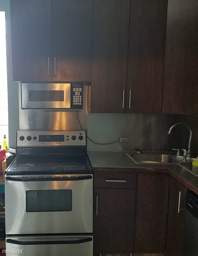 Building Photo - 2 br, 2 bath Condo - 2024 W Webster Ave