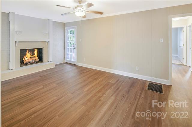 Foto del edificio - 8433 Dunsinane Dr
