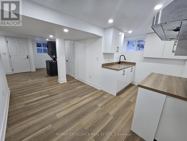 Building Photo - 43 Brisco St