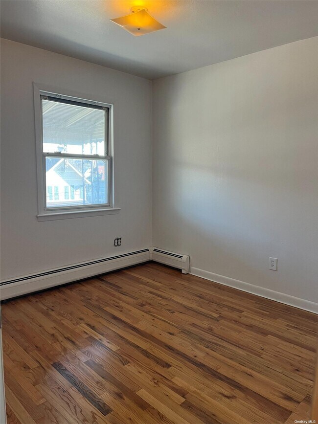 Foto del edificio - 52-14 90th St