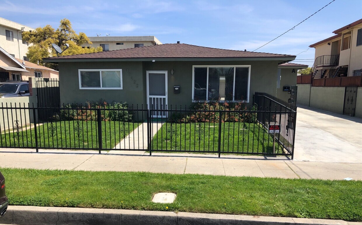 Primary Photo - 11522 Freeman Ave