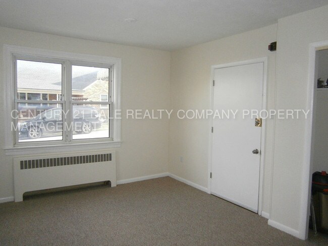 Building Photo - 1 BR, 1 Bath, Efficiency in West York