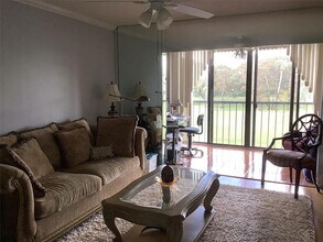 Building Photo - 7847 Golf Cir Dr