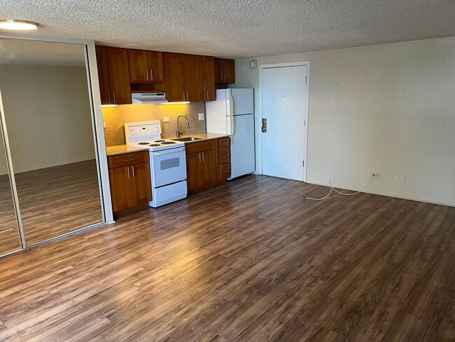 Foto del edificio - Studio with 1 covered parking (Honolulu)