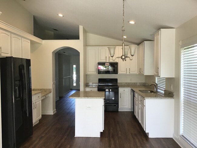 Building Photo - 3232 Falcon Point Dr