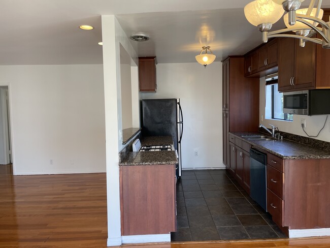 kitchen - 8850 Alcott St