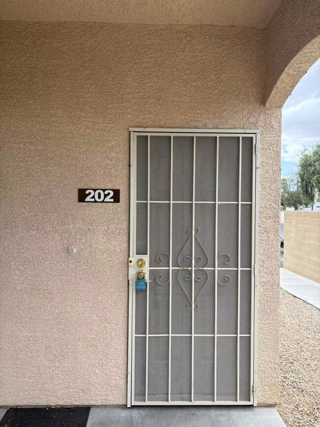 Foto del edificio - 2191 Hussium Hills St