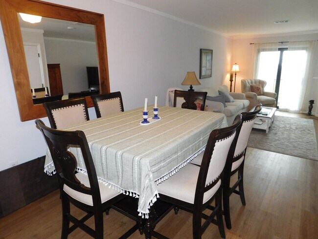 Foto del edificio - Furnished Townhome Available Now