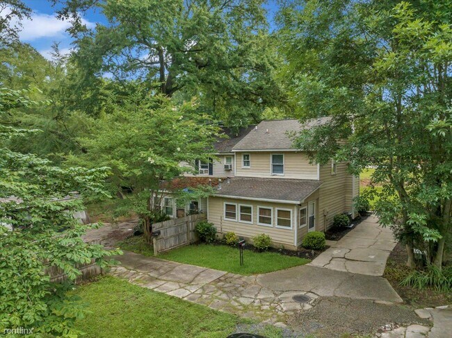 Foto del edificio - 2 br, 1.5 bath House - 5200 Forsyth Road