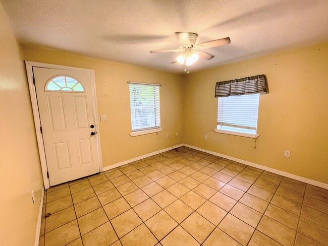 Foto del edificio - 348 N Orange St