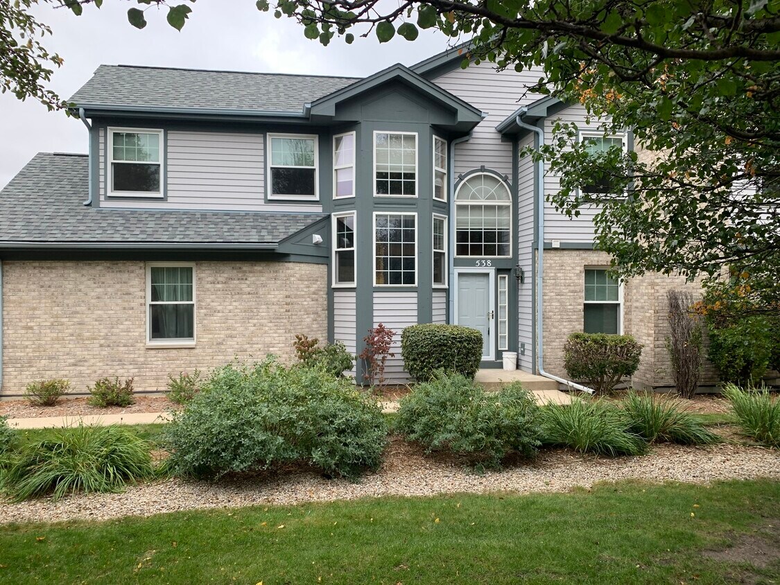 538 Kresswood Dr, McHenry, IL 60050 Townhome Rentals in McHenry IL