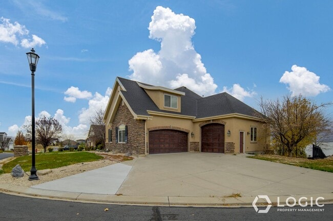 Foto del edificio - 1852 Centennial Blvd