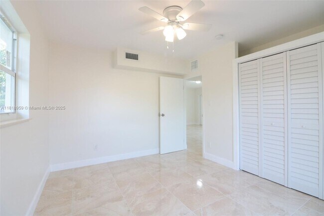 Foto del edificio - 3014 NW 6th St