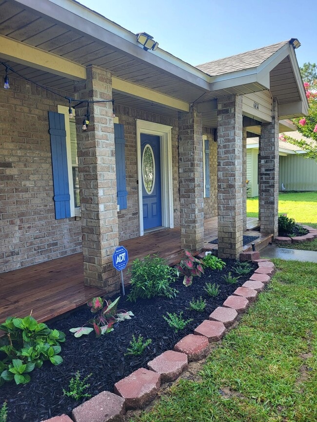 Building Photo - 6862 Sagebrush Ln