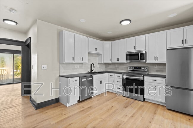 Building Photo - 2319 Indiana Ave