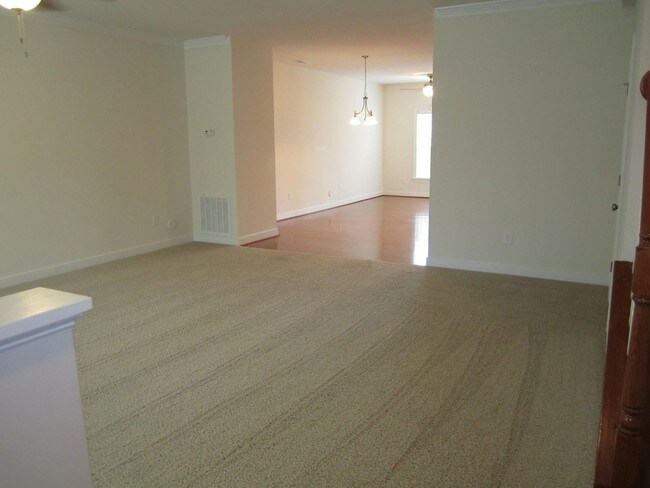 Building Photo - 3 br, 2.5 bath House - 411 Quarterpath Road