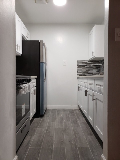 Primary Photo - 672 Lexington Ave