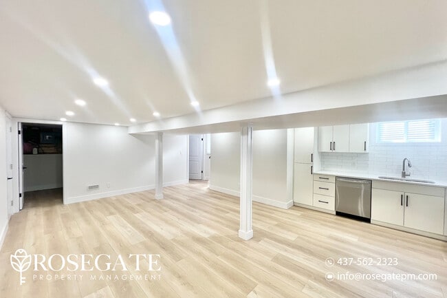 Building Photo - Newly Renovated Walk-Out Basement – 2 Bed,...
