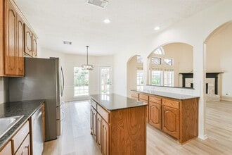 Building Photo - 11918 Mariposa Canyon Dr