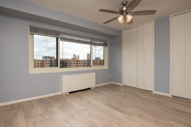 Foto del edificio - 4201 Cathedral Ave NW