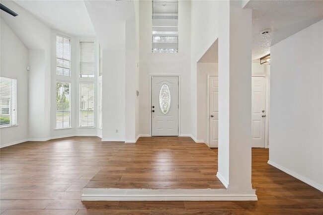 Building Photo - 12800 Briar Forest Dr