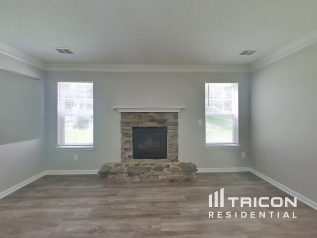 Foto del edificio - 825 Raindrops Rd