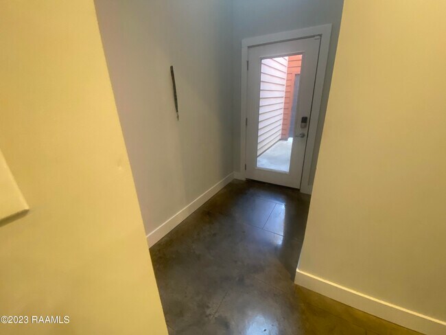 Foto del edificio - 311 Highland Park Ln