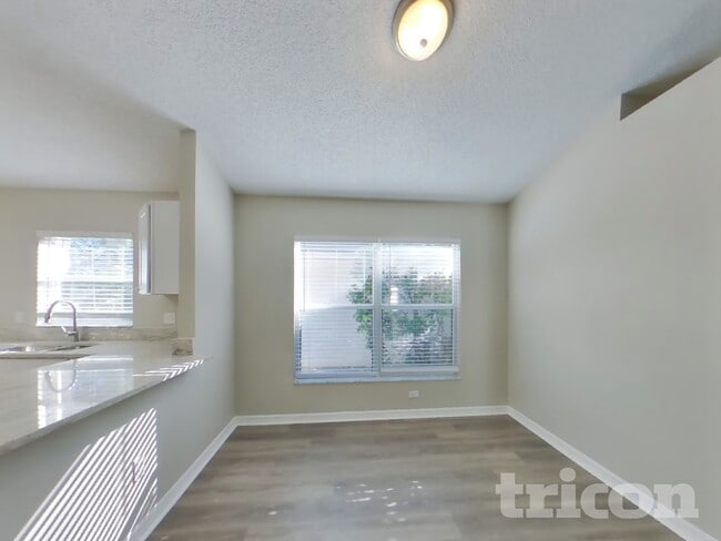 Building Photo - 545 Randon Terrace