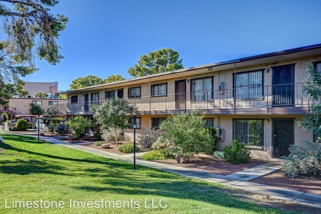 Foto del edificio - 1 br, 1 bath House - 575 Royal Crest Unit 27