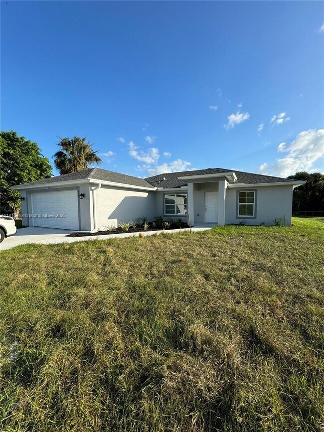 Foto del edificio - 2811 Karen Ave N