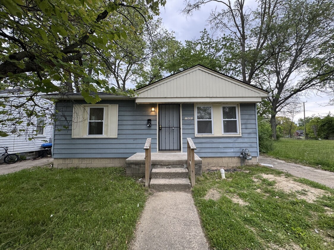 Foto principal - 19420 Woodbine St